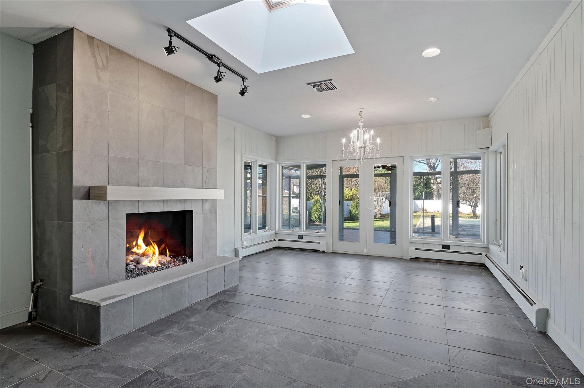 10 Hewitt Drive, Northport, NY 11768