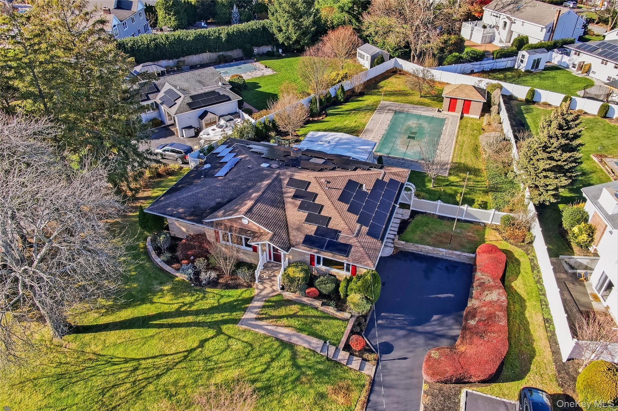 10 Hewitt Drive, Northport, NY 11768