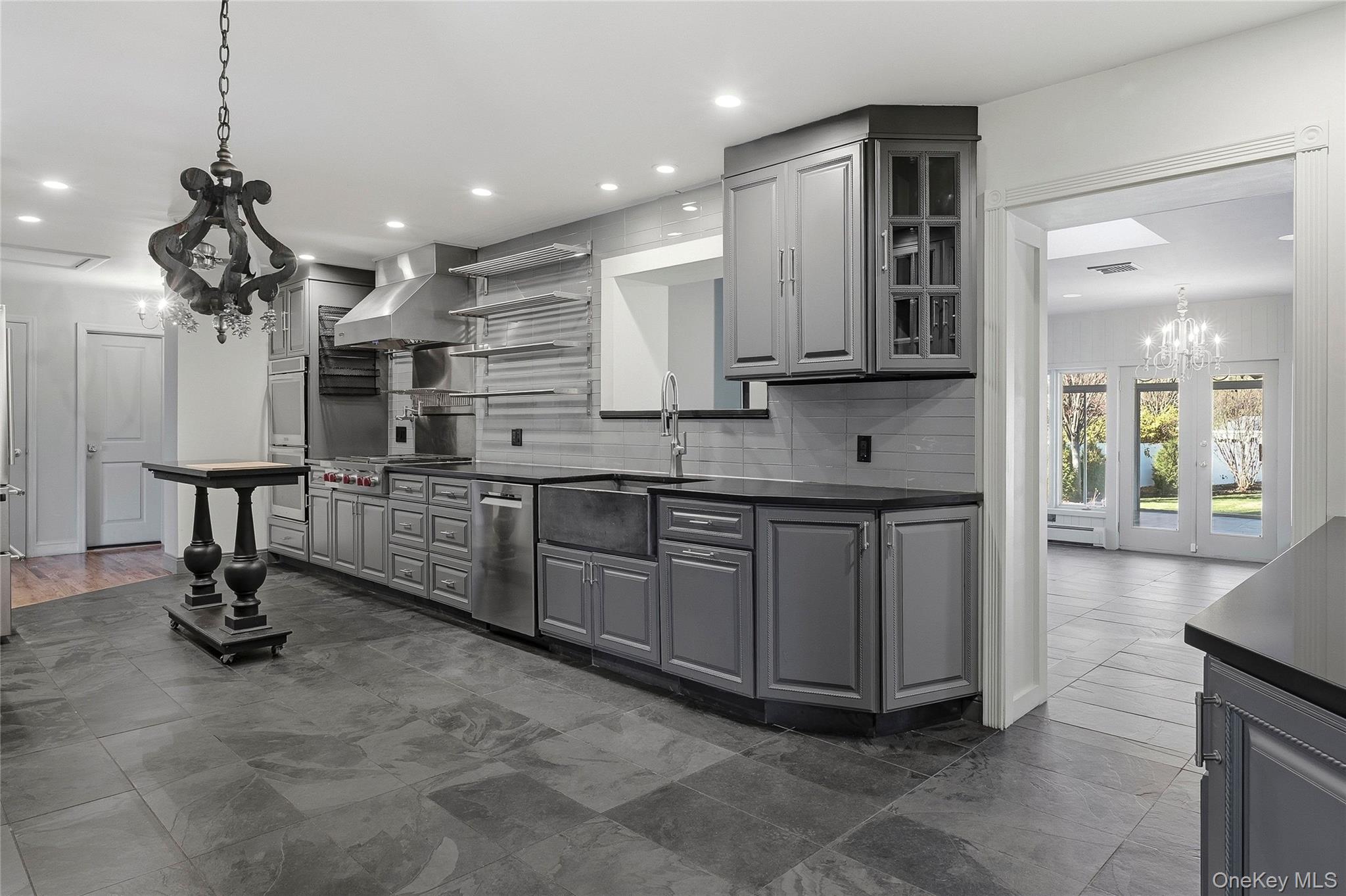 10 Hewitt Drive, Northport, NY 11768