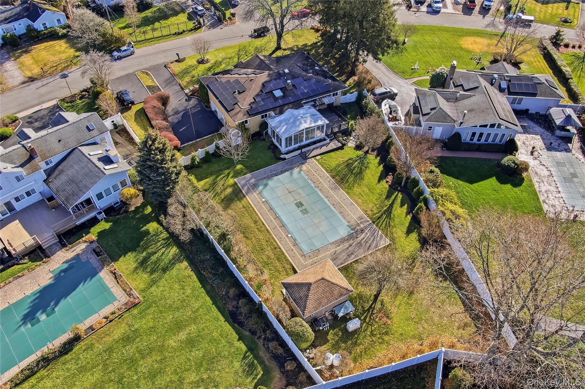 10 Hewitt Drive, Northport, NY 11768