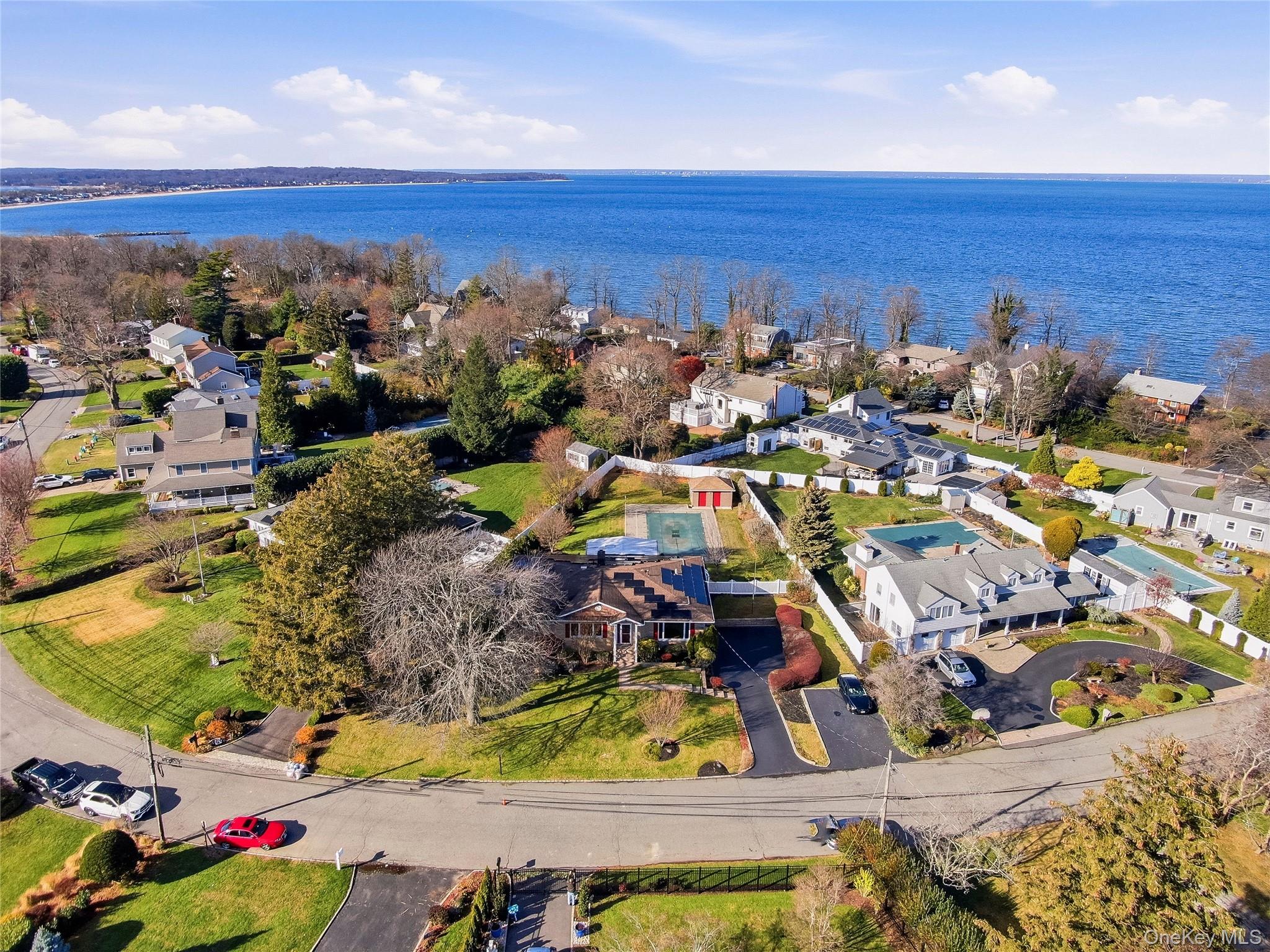 10 Hewitt Drive, Northport, NY 11768