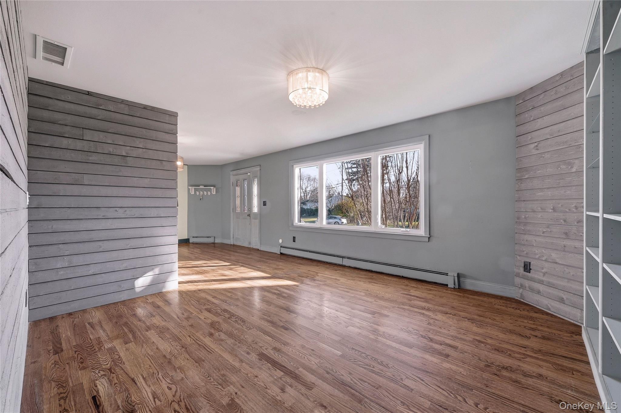 10 Hewitt Drive, Northport, NY 11768