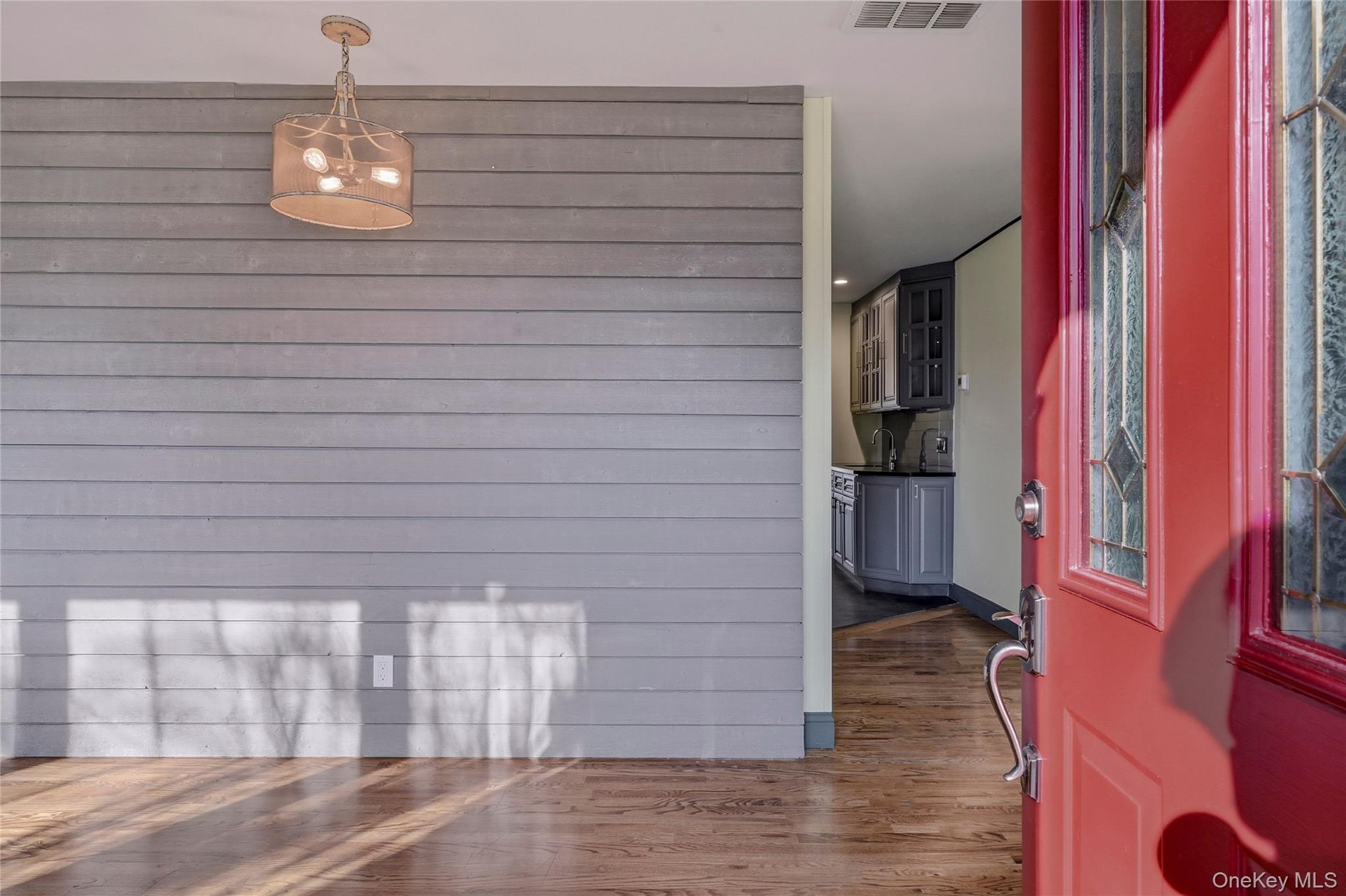 10 Hewitt Drive, Northport, NY 11768