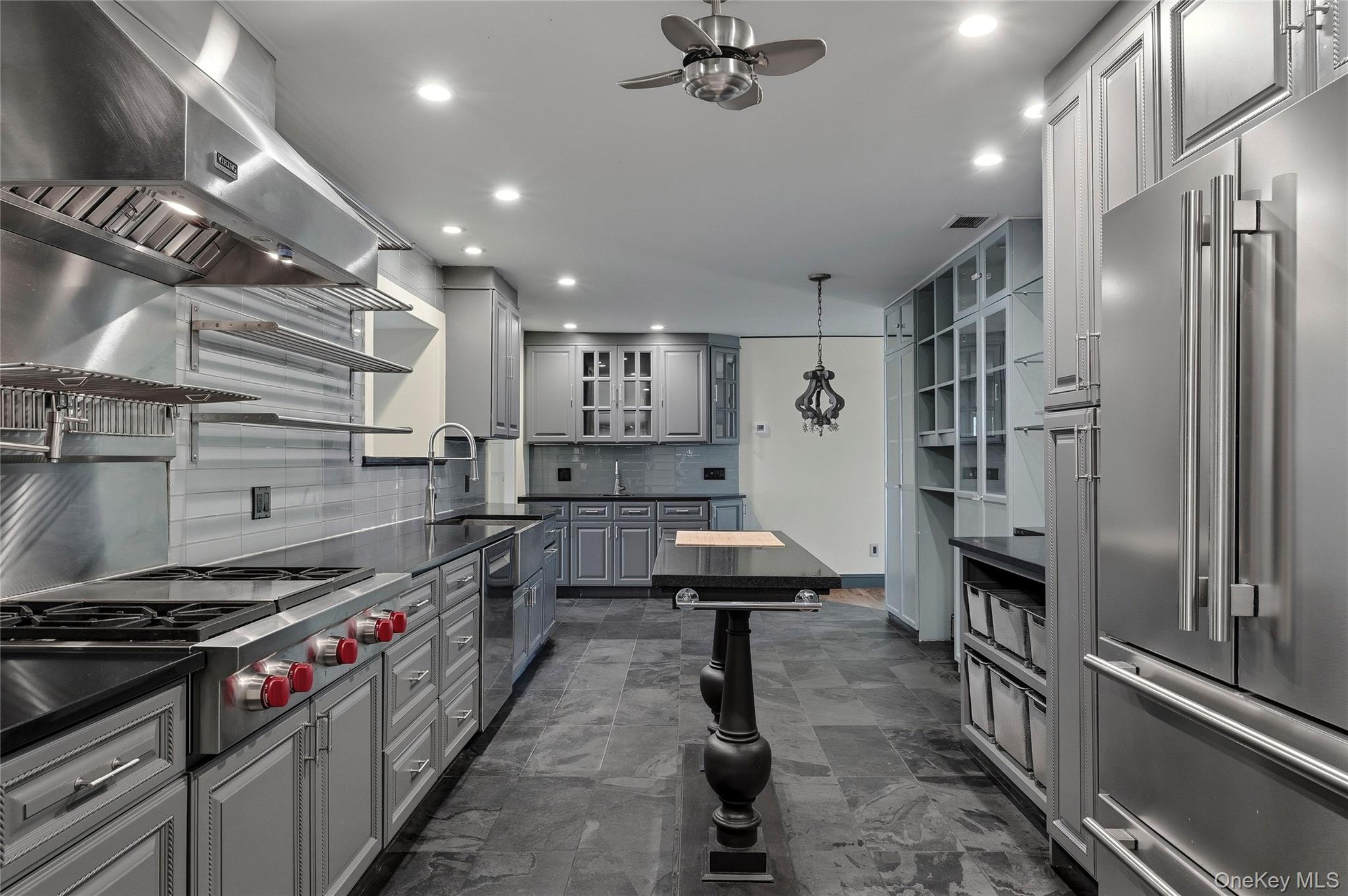 10 Hewitt Drive, Northport, NY 11768