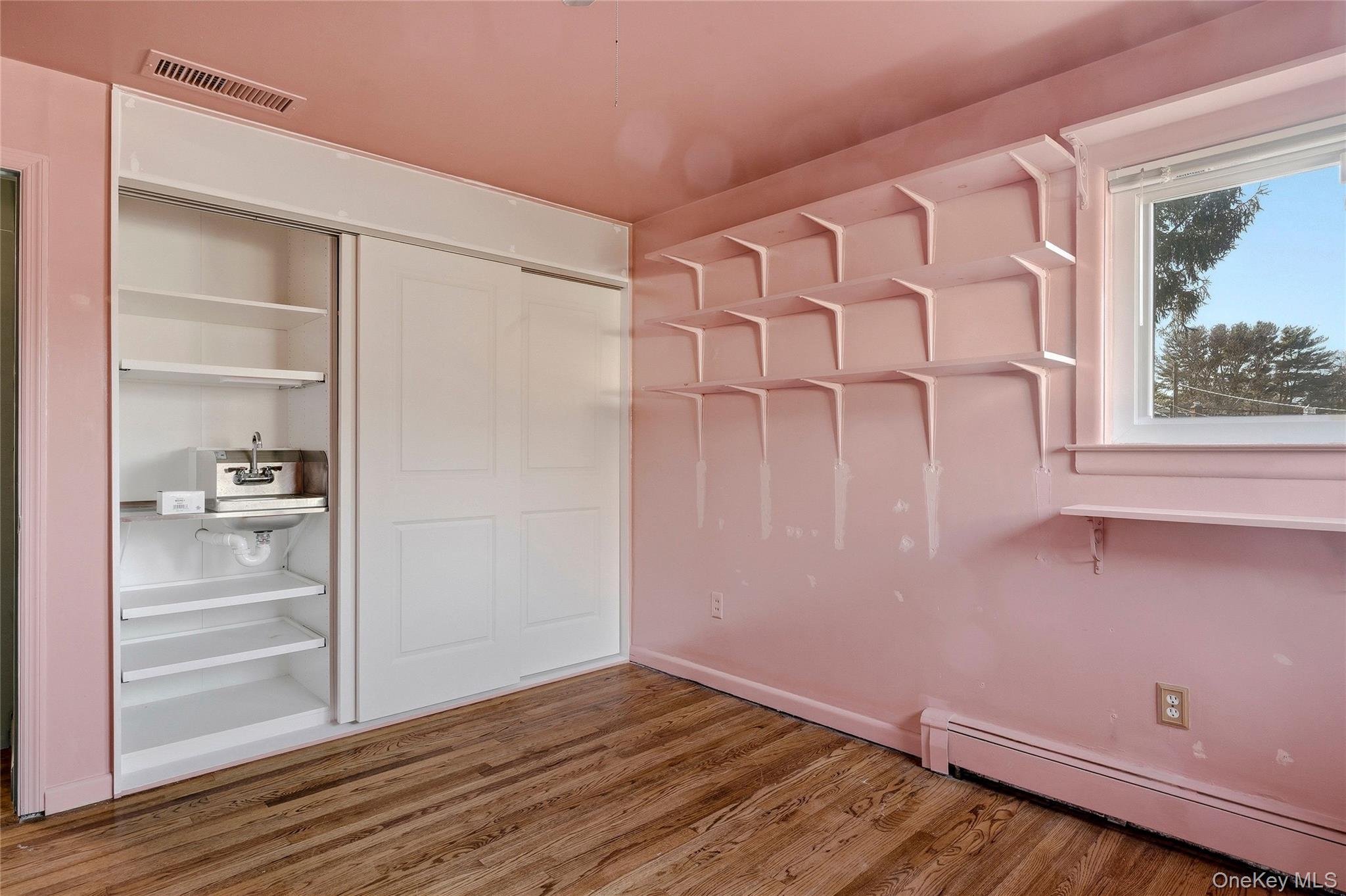 10 Hewitt Drive, Northport, NY 11768