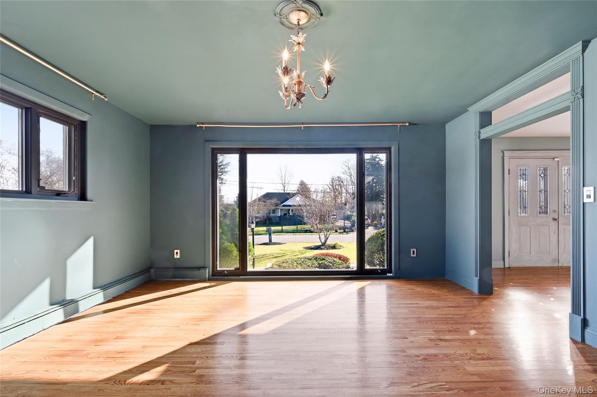 10 Hewitt Drive, Northport, NY 11768