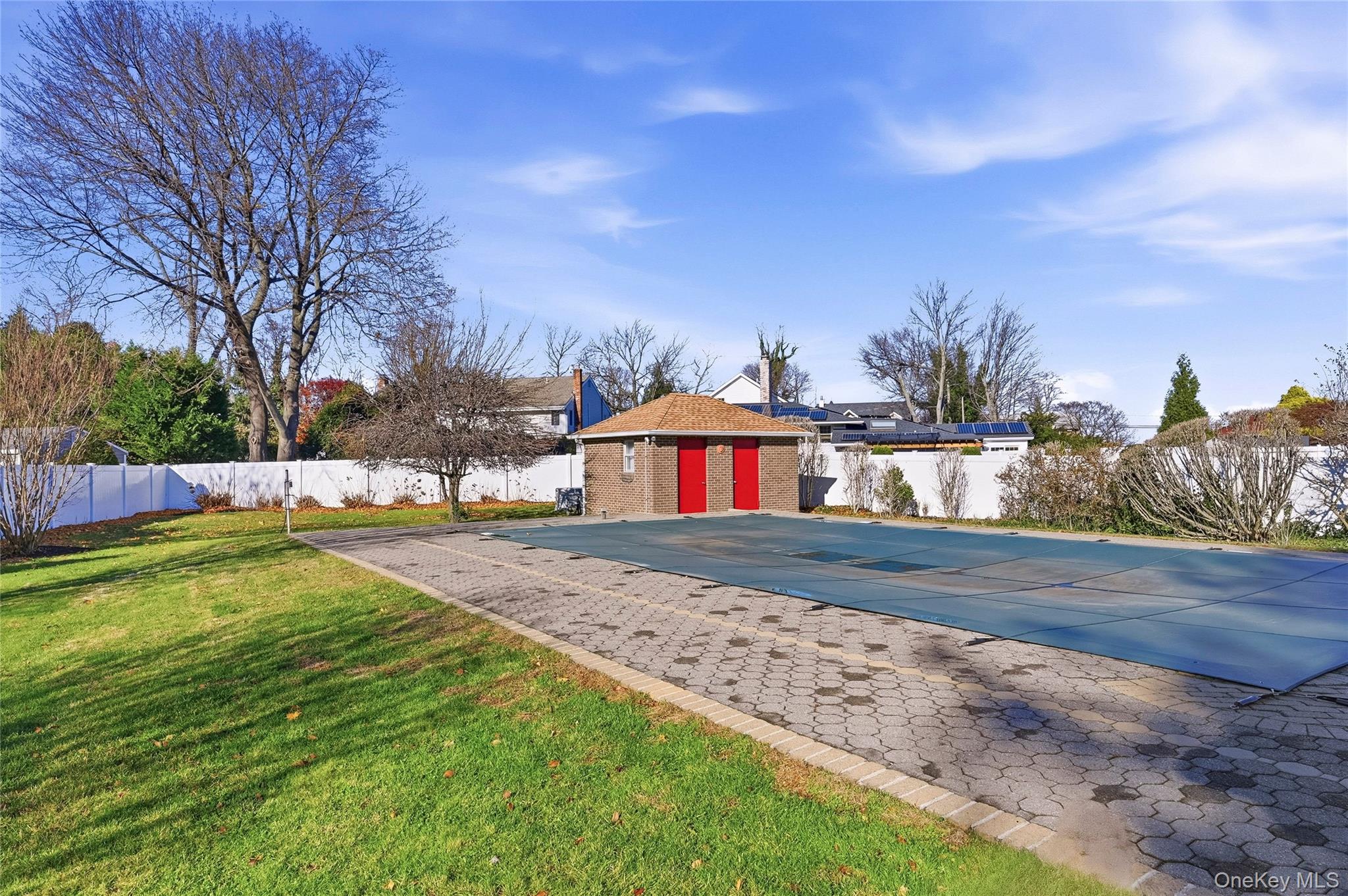 10 Hewitt Drive, Northport, NY 11768