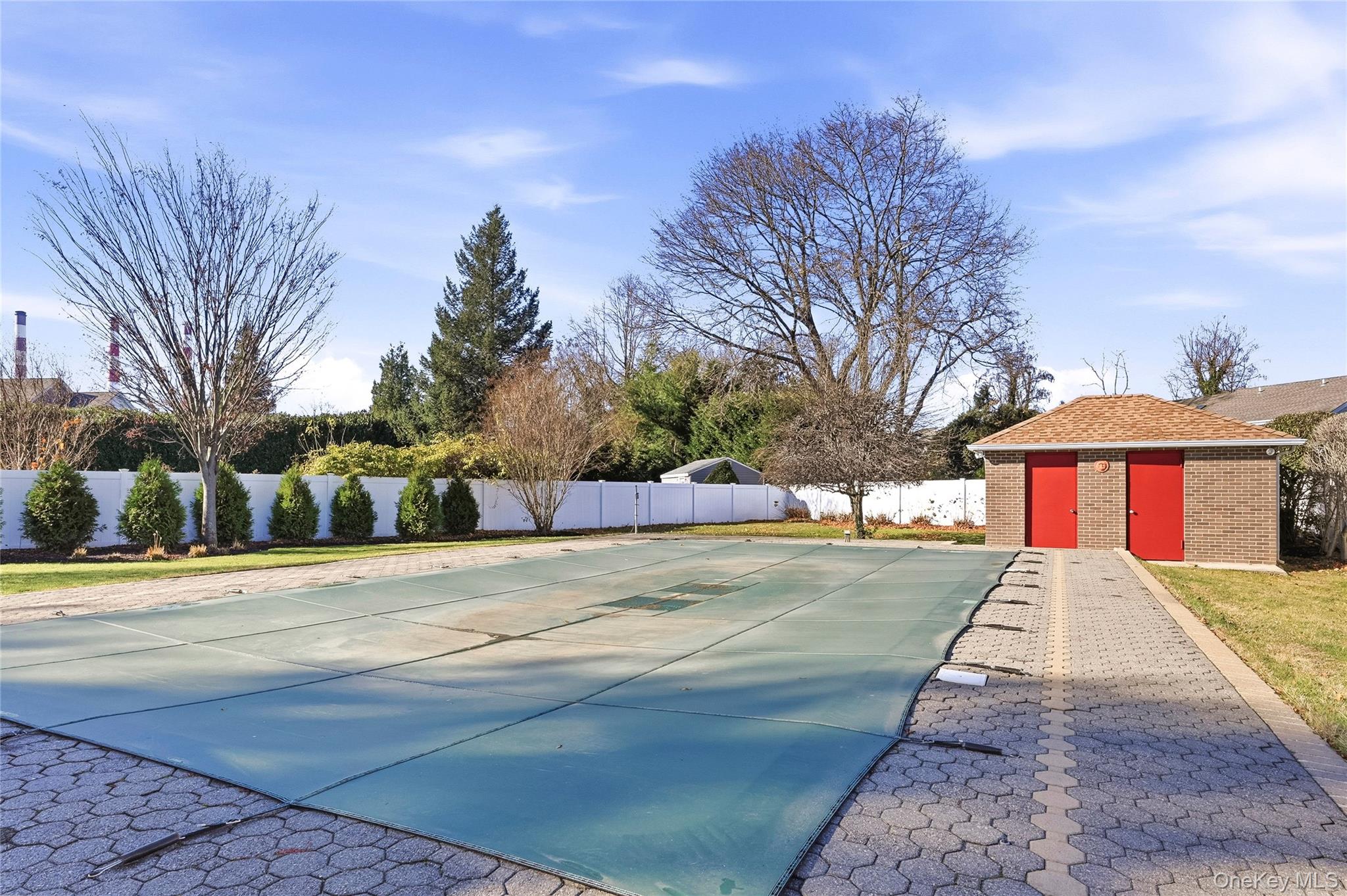 10 Hewitt Drive, Northport, NY 11768