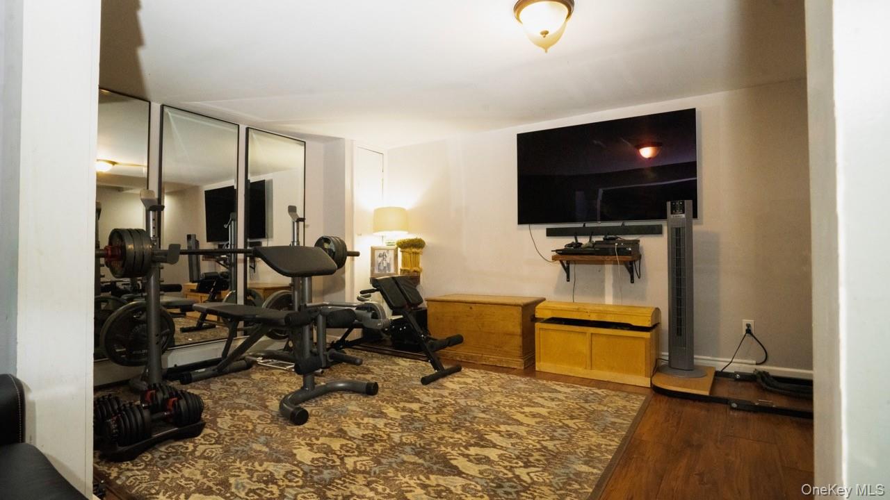 4 Galaxie Lane, Selden, NY 11784