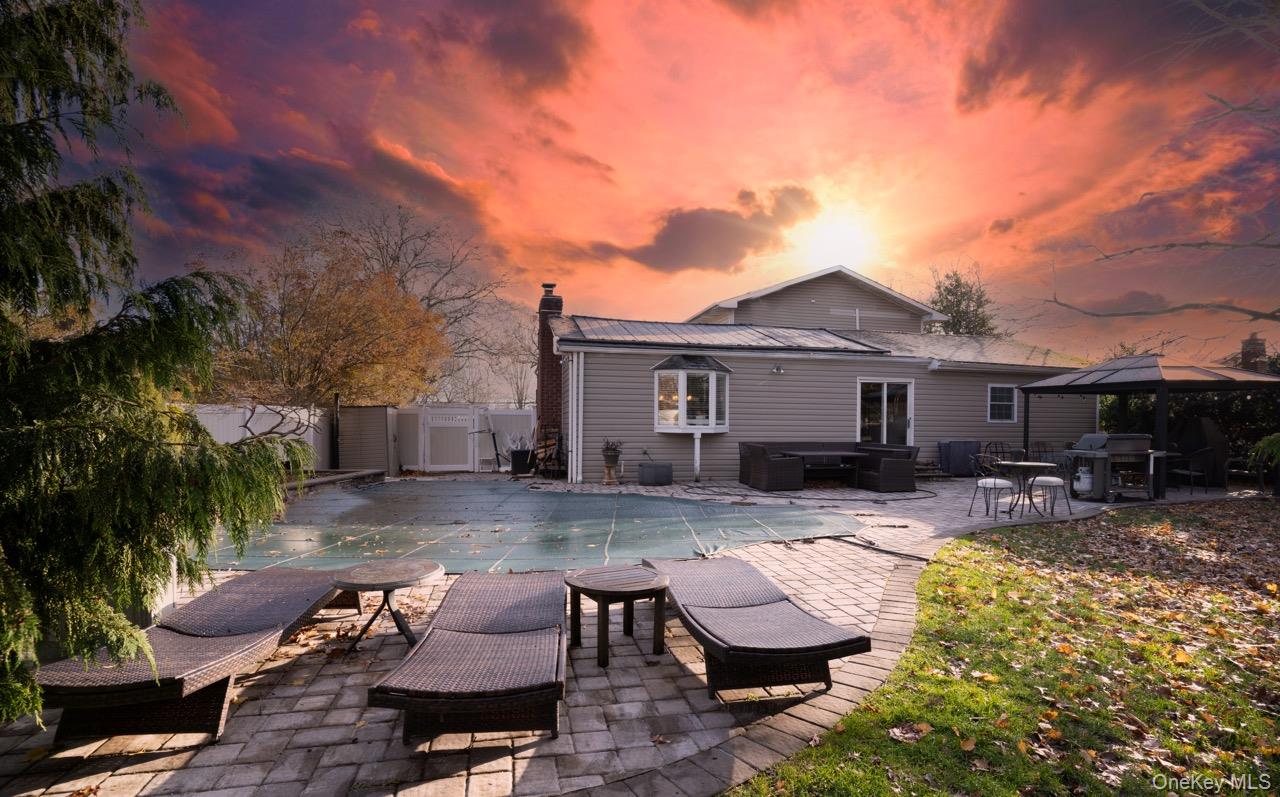 4 Galaxie Lane, Selden, NY 11784