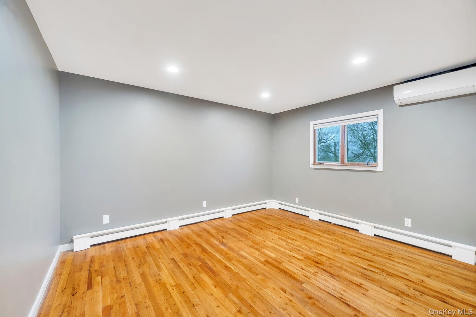 47 Pearsall Place, Deer Park, NY 11729