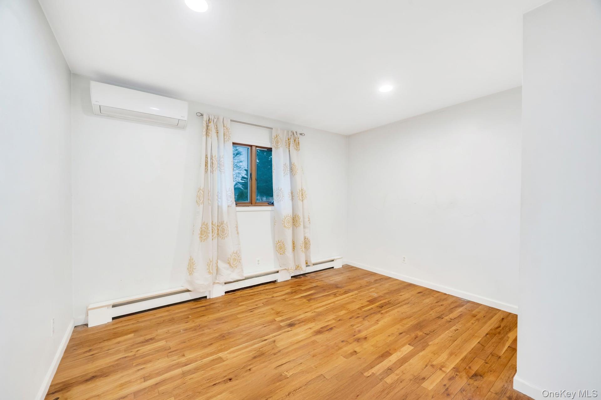 47 Pearsall Place, Deer Park, NY 11729