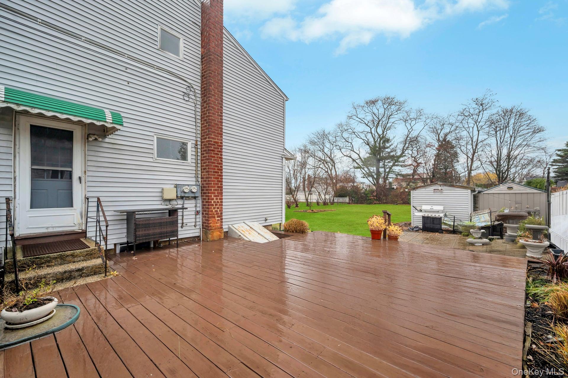 47 Pearsall Place, Deer Park, NY 11729