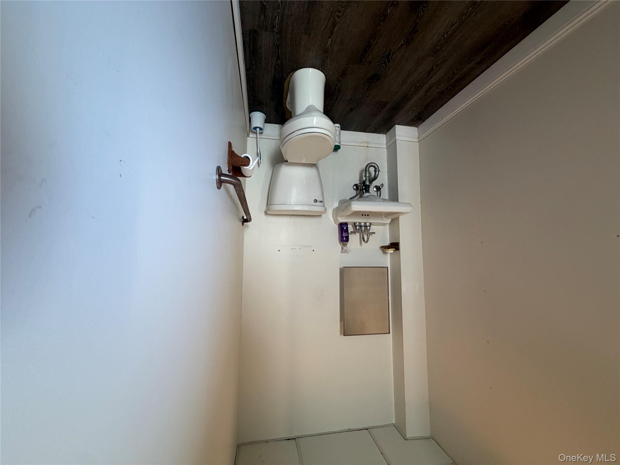 46520 County Rte 48 # 5, Southold, NY 11971