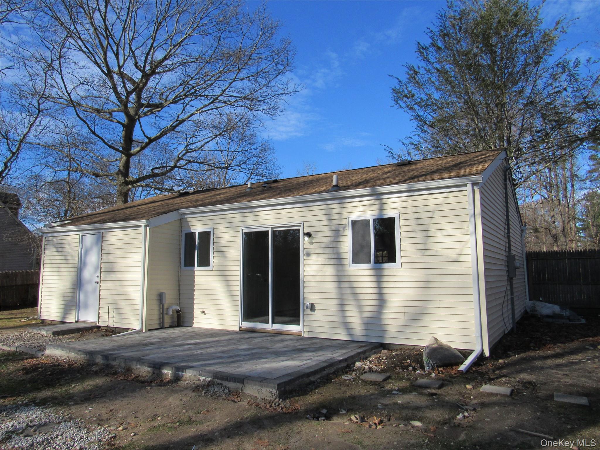 4 Park Lane, Middle Island, NY 11953