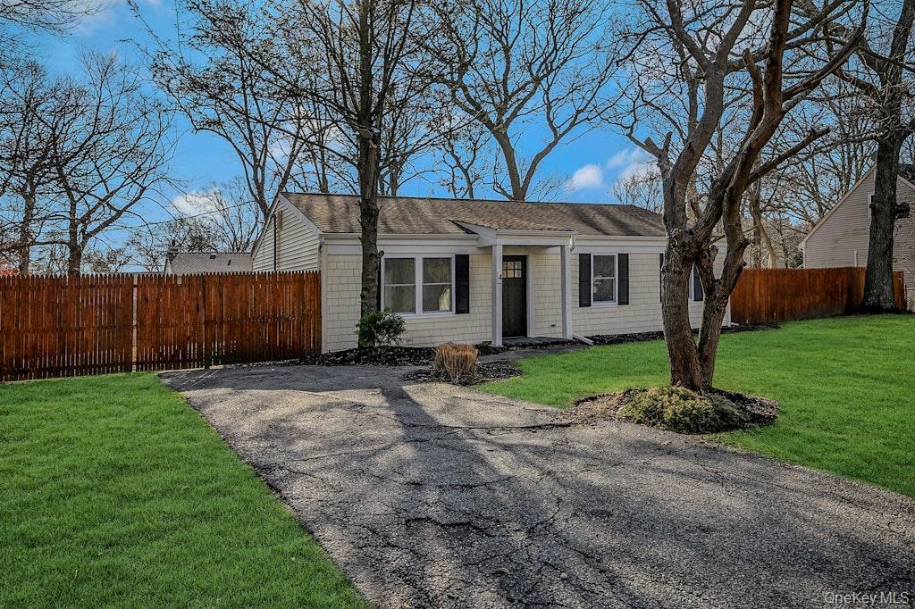 4 Park Lane, Middle Island, NY 11953