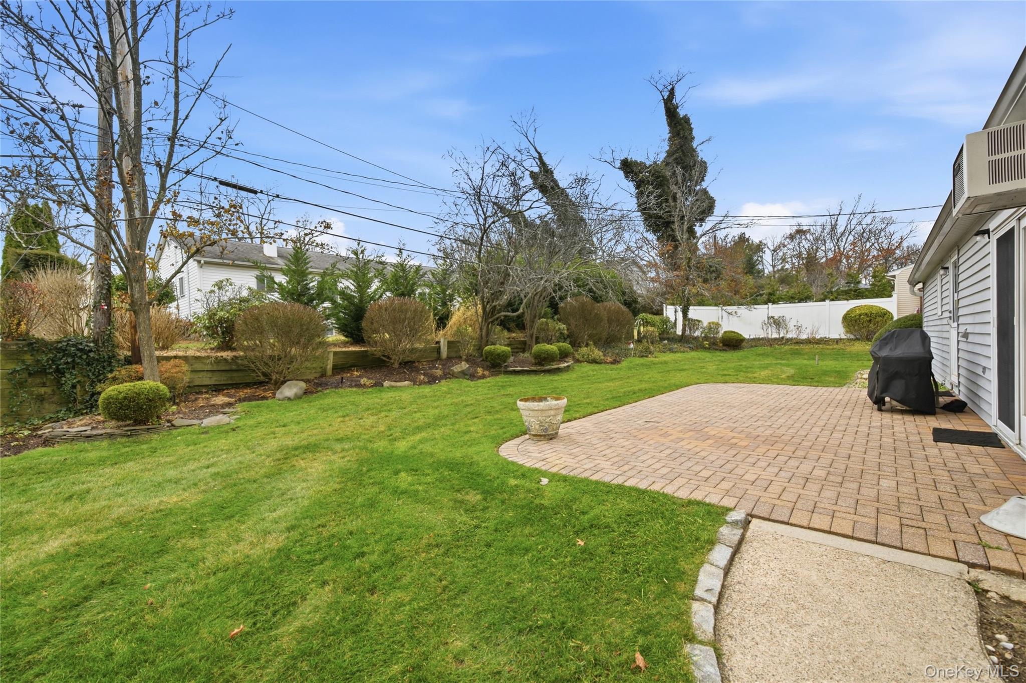 16 Pantzer Street, Smithtown, NY 11787