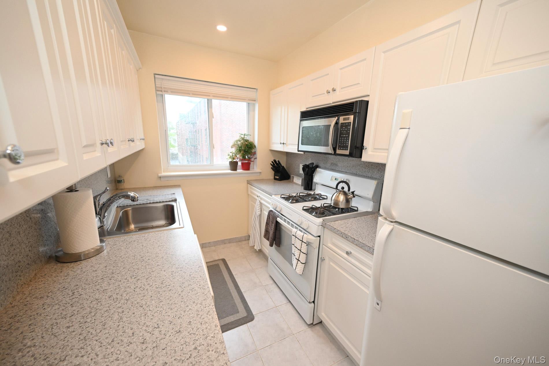 200 Atlantic Avenue # 212, Lynbrook, NY 11563