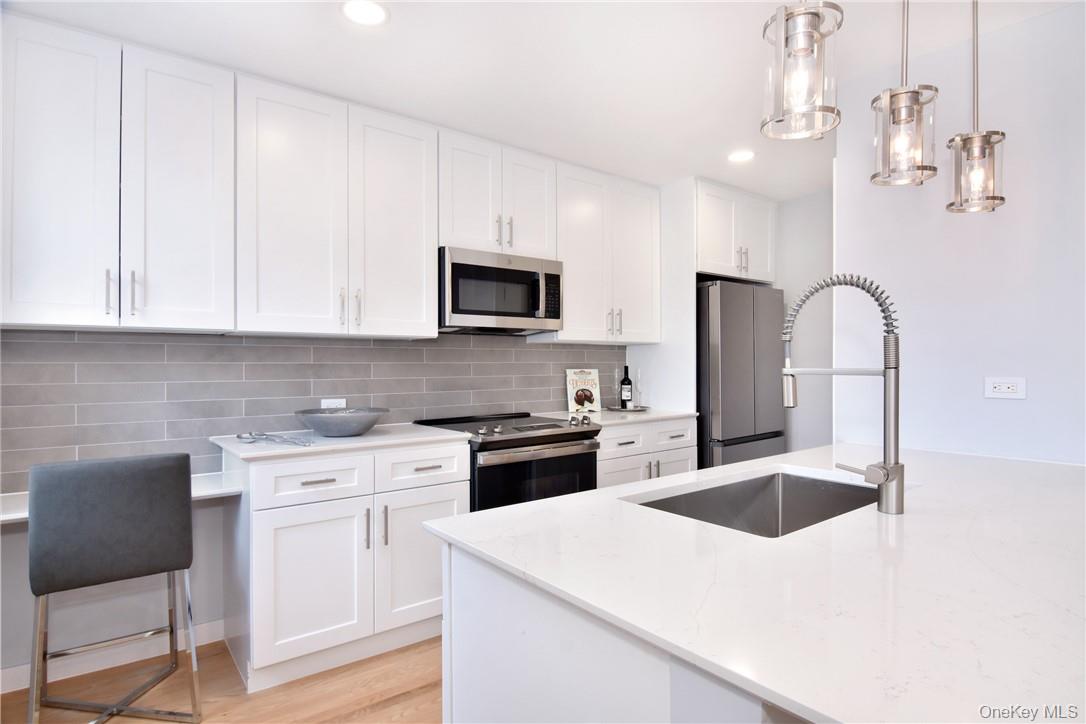 651 W Boulevard # 2C, Pelham, NY 10803