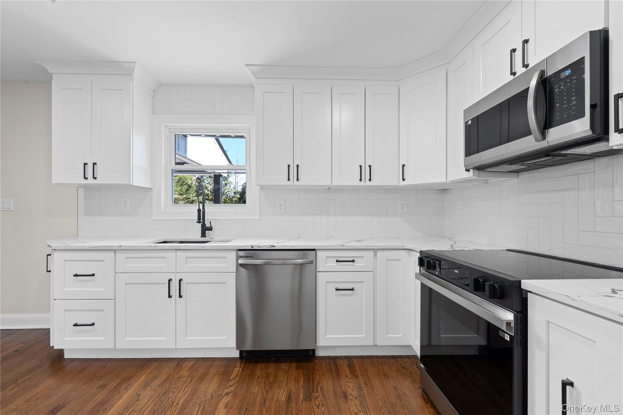 22 Guilette Place, Amityville, NY 11701