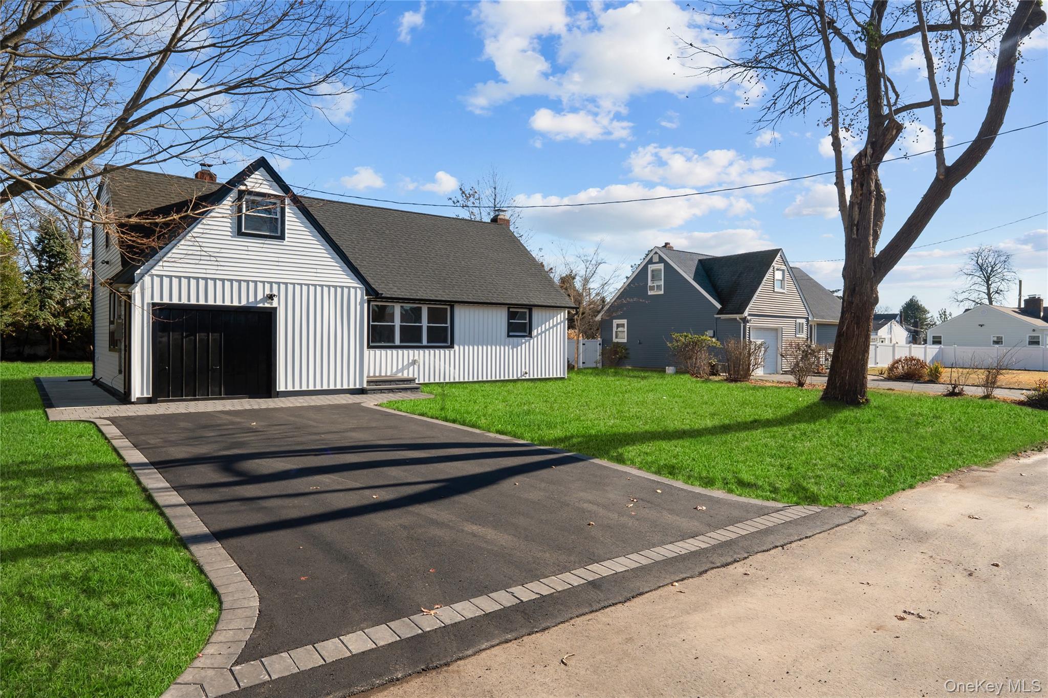 22 Guilette Place, Amityville, NY 11701