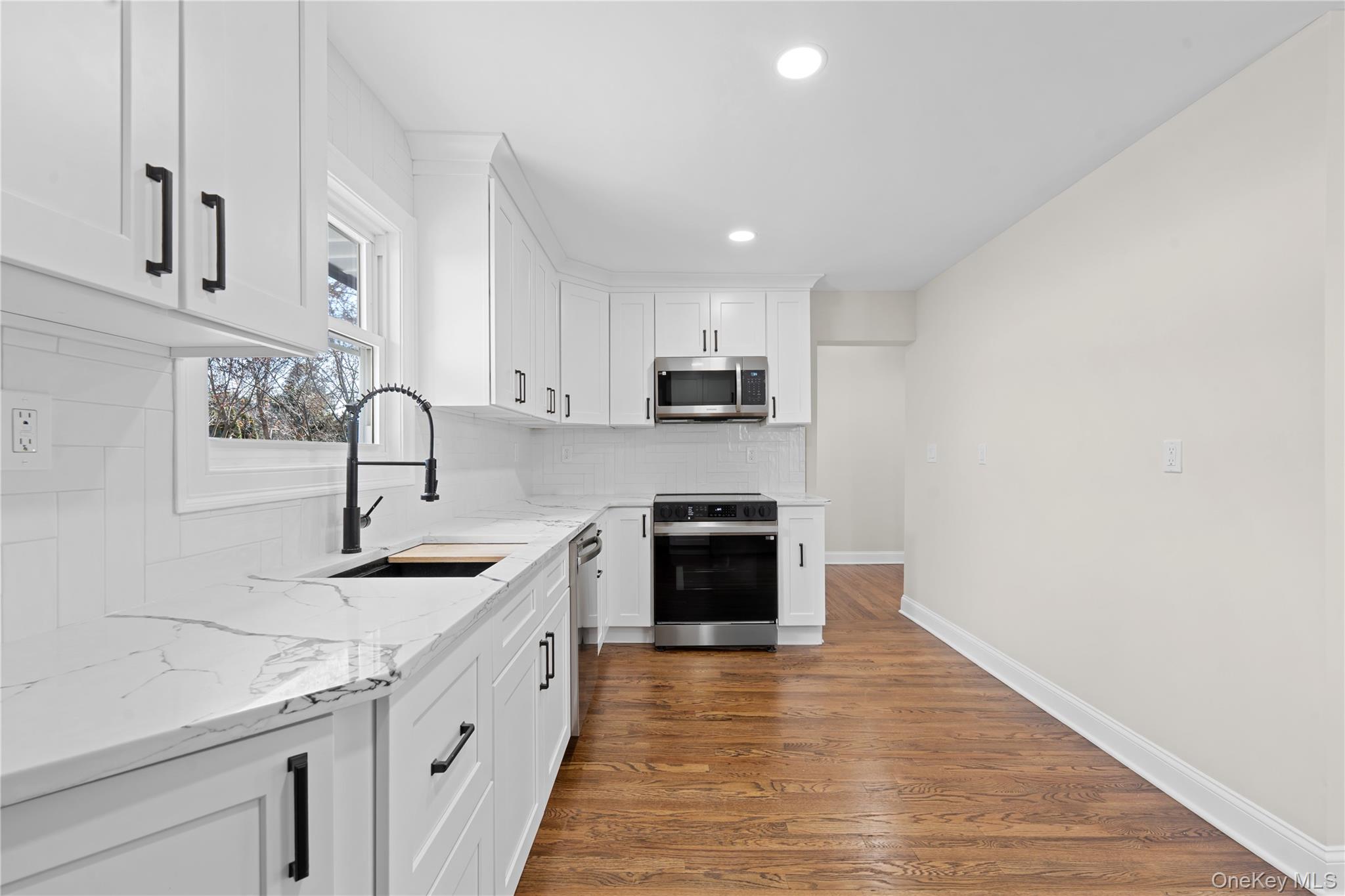 22 Guilette Place, Amityville, NY 11701