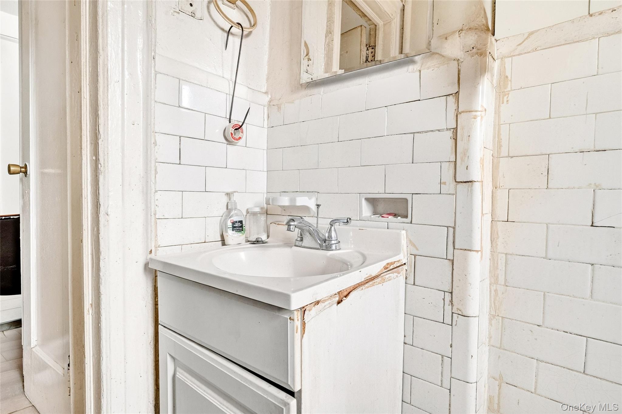 759 E 221st Street, Bronx, NY 10467