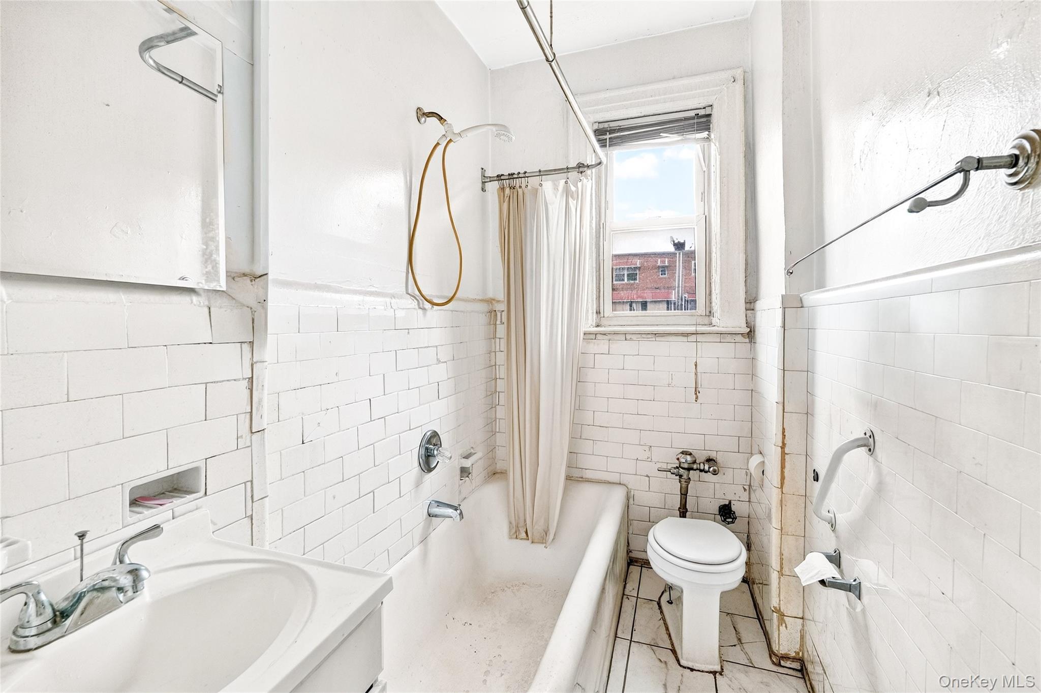 759 E 221st Street, Bronx, NY 10467