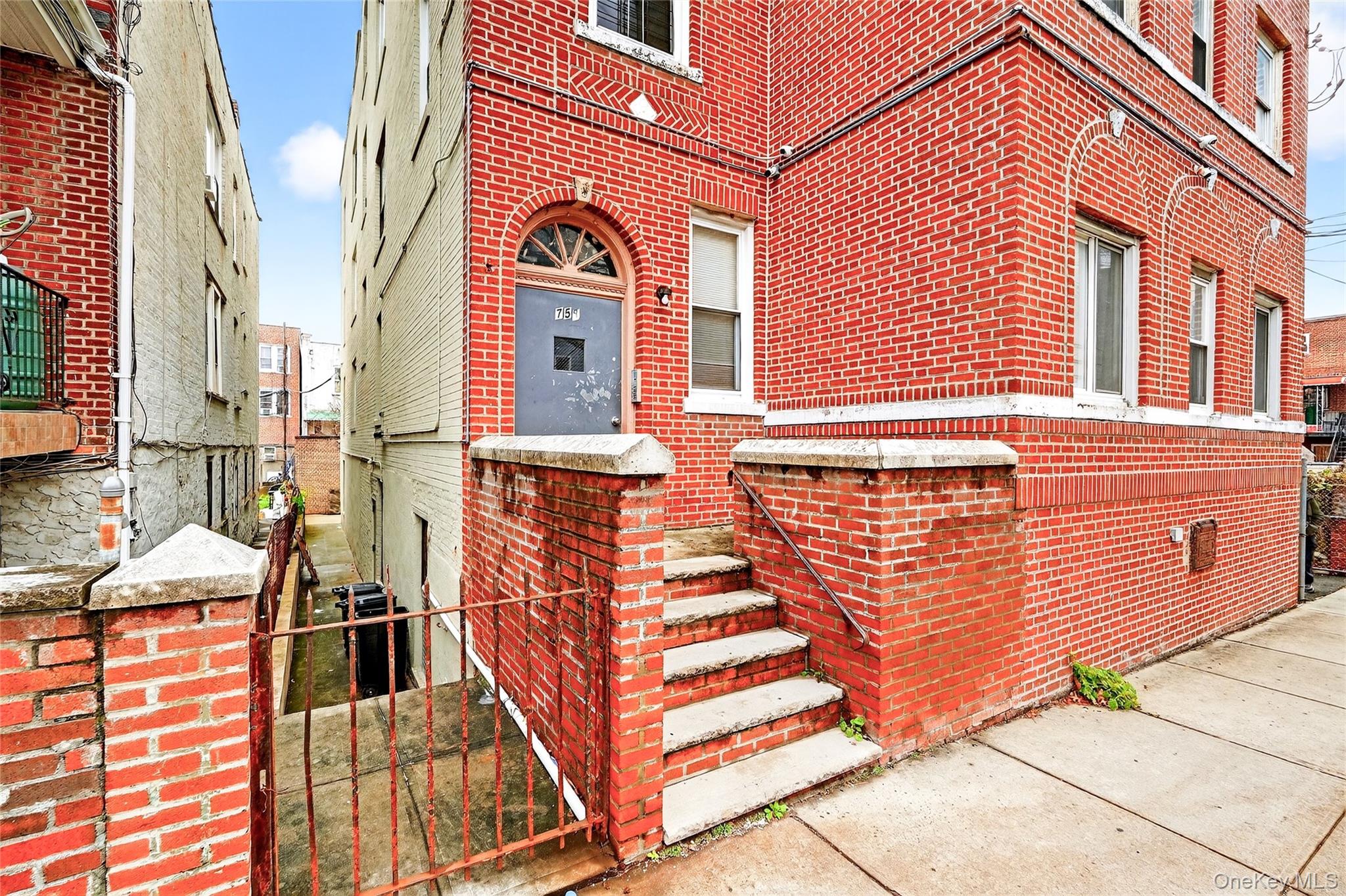 759 E 221st Street, Bronx, NY 10467