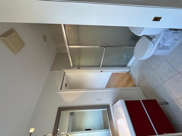 96 W Tiana Road, Hampton Bays, NY 11946