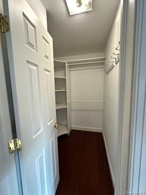 96 W Tiana Road, Hampton Bays, NY 11946