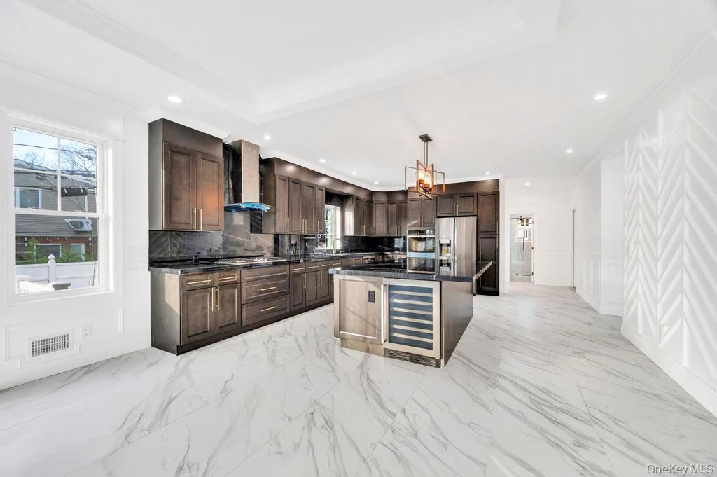 11 Goshen Street, Elmont, NY 11003