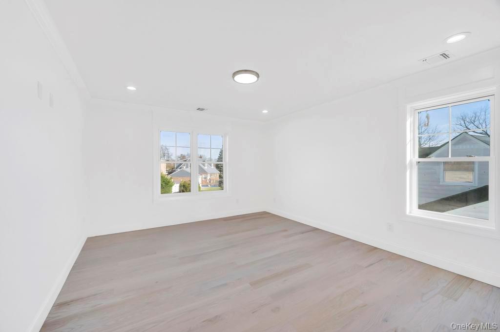 11 Goshen Street, Elmont, NY 11003