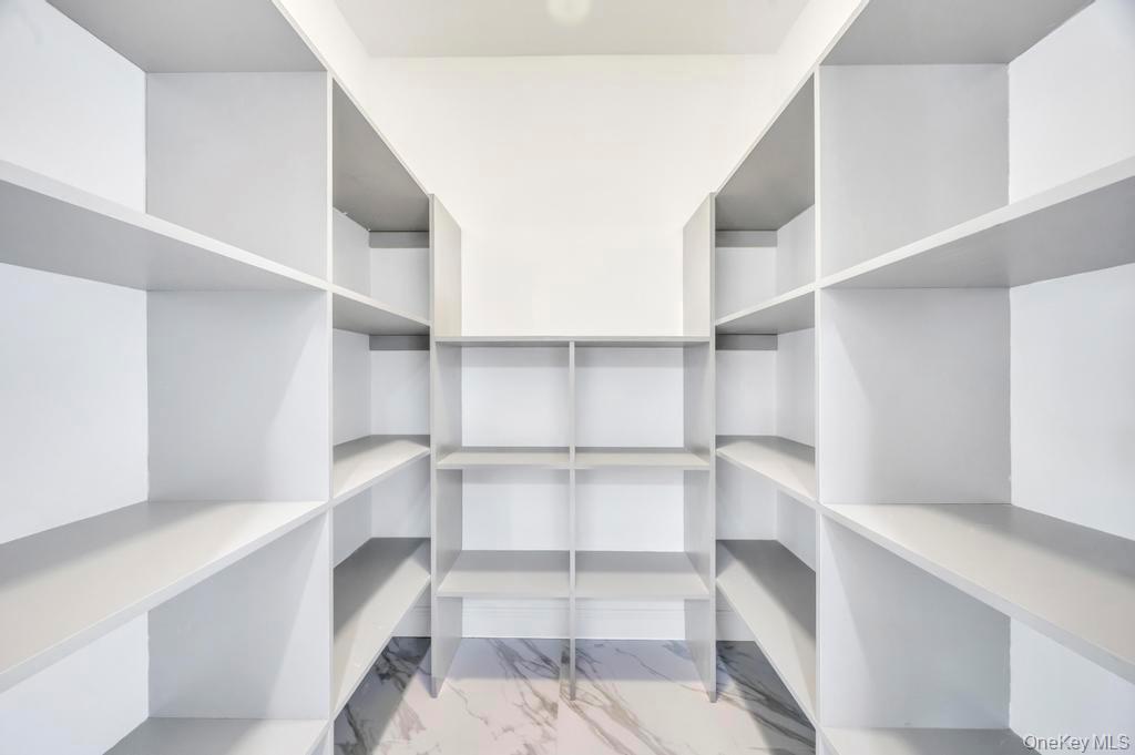 11 Goshen Street, Elmont, NY 11003