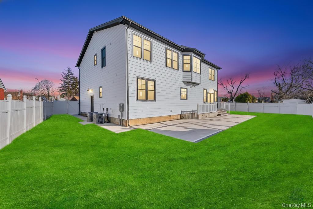 11 Goshen Street, Elmont, NY 11003