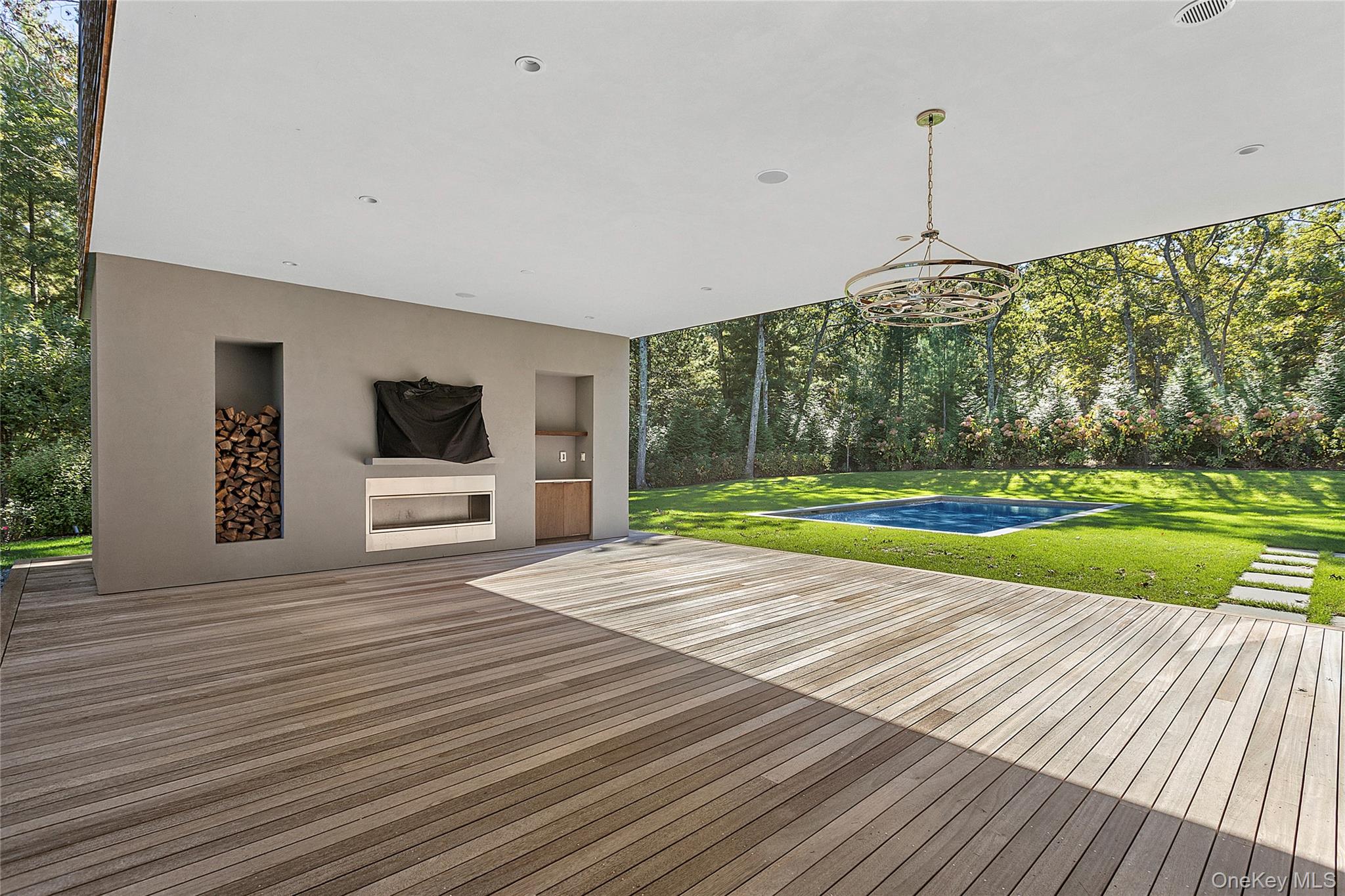 26 Alewive Brook Road, East Hampton, NY 11937