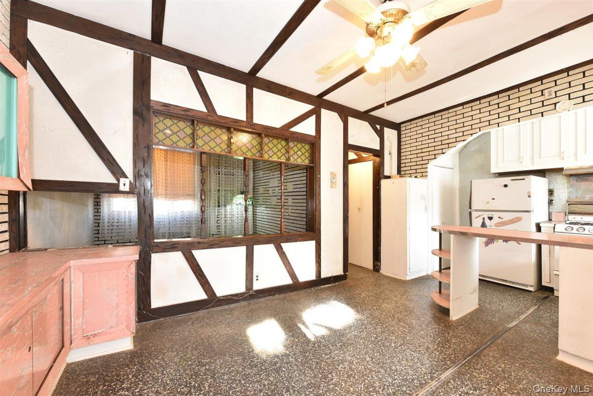 222 Avenue V, Brooklyn, NY 11223