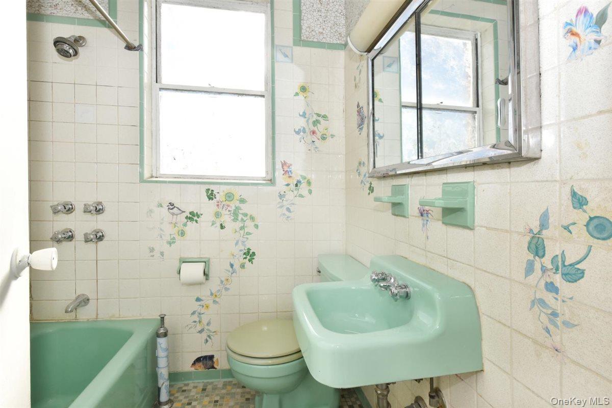 222 Avenue V, Brooklyn, NY 11223