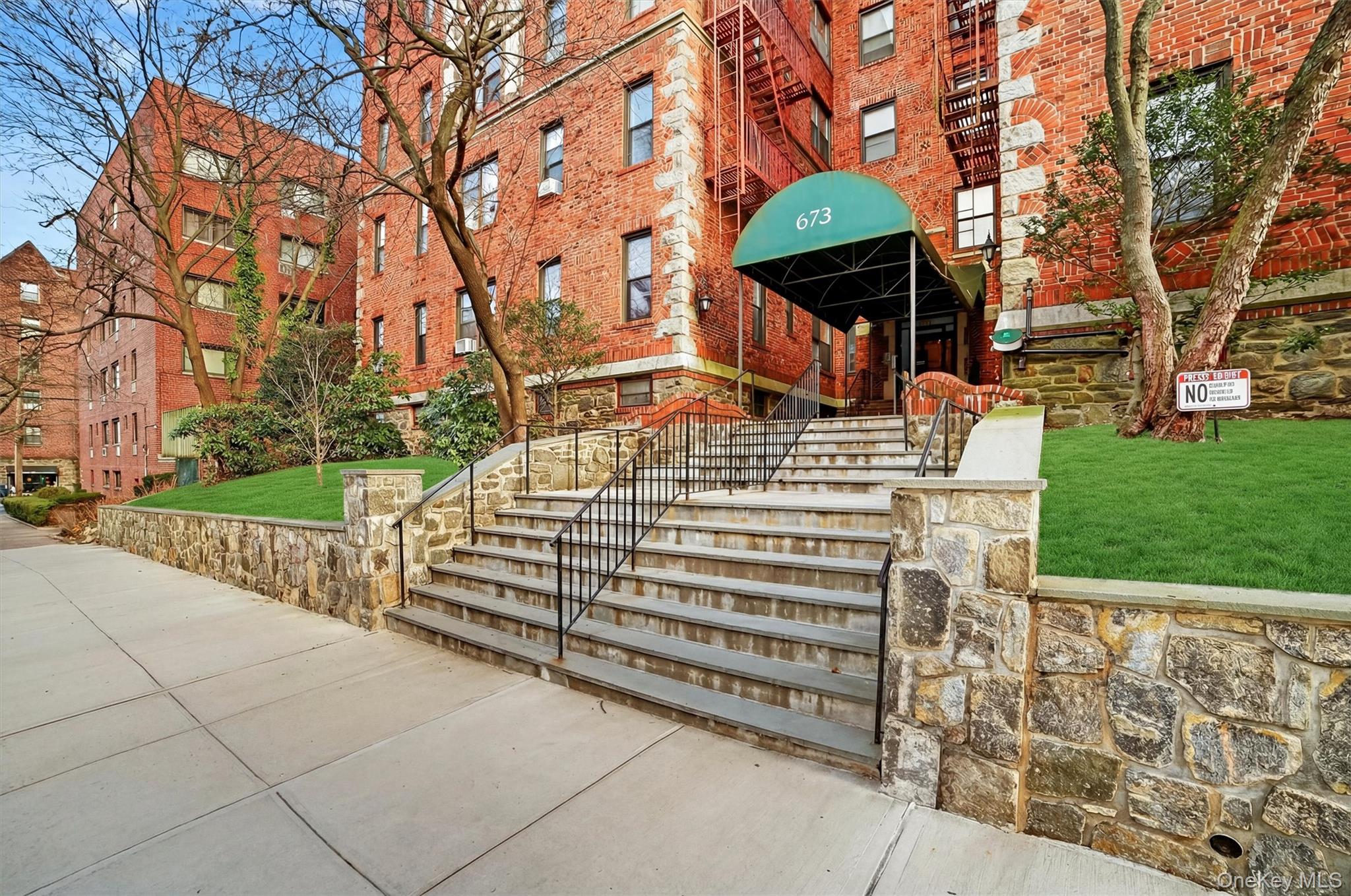 673 Locust Street # 1F, Mount Vernon, NY 10552