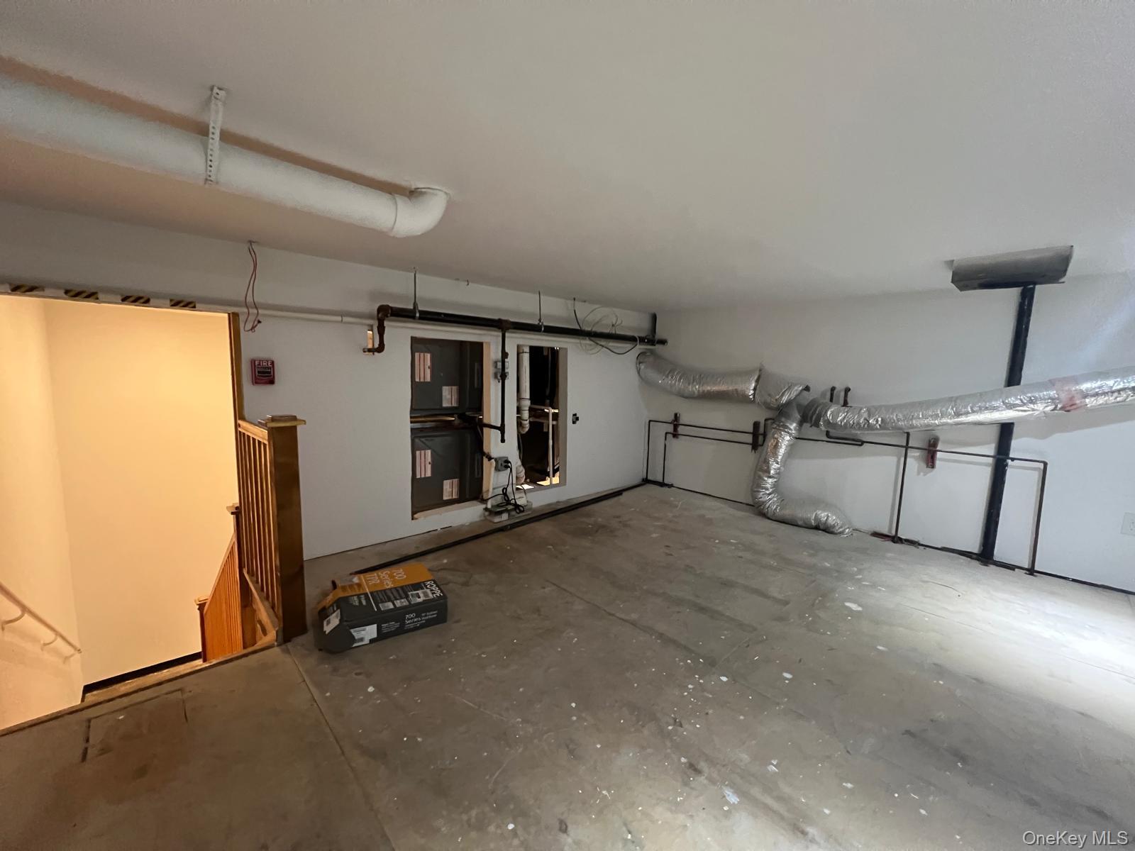 411 Jericho Turnpike, New Hyde Park, NY 11040