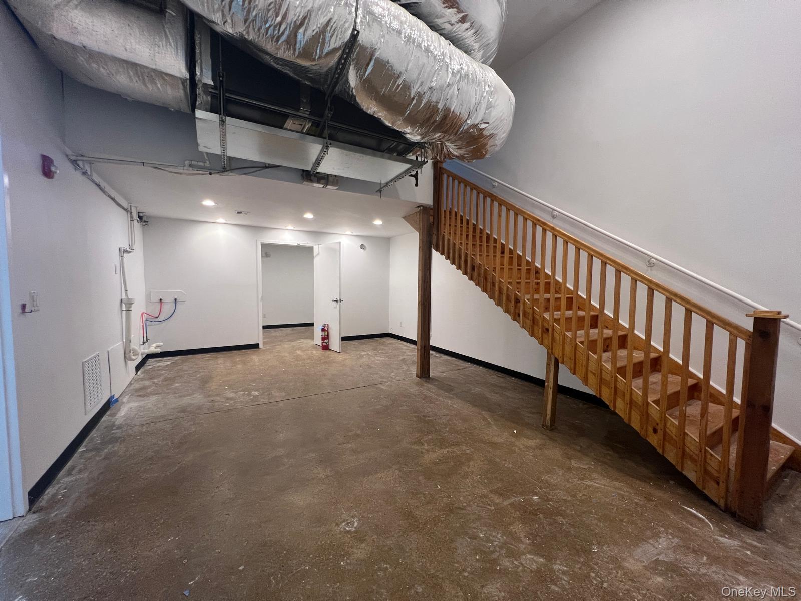 411 Jericho Turnpike, New Hyde Park, NY 11040