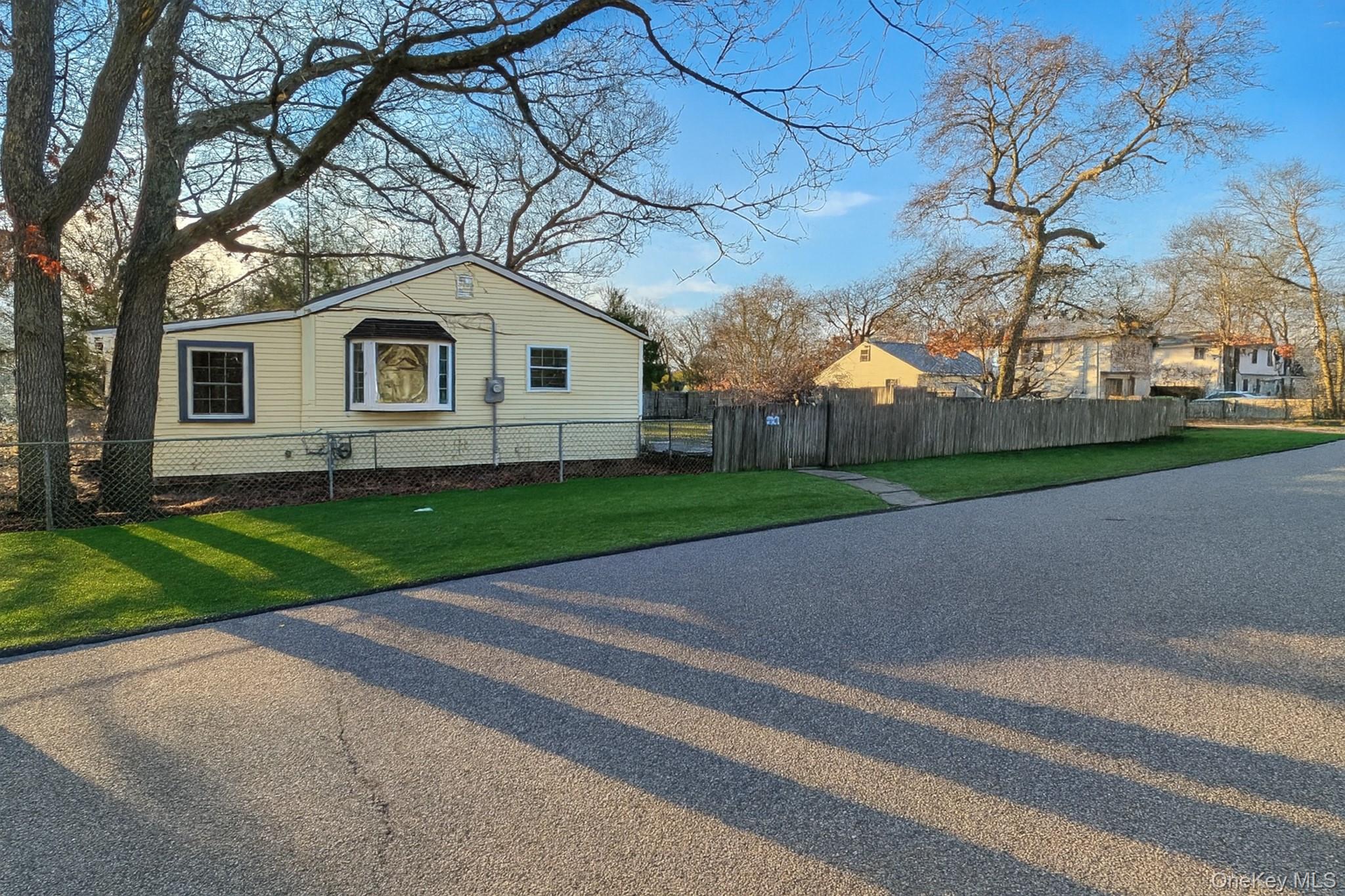 15 Short Street, Flanders, NY 11901