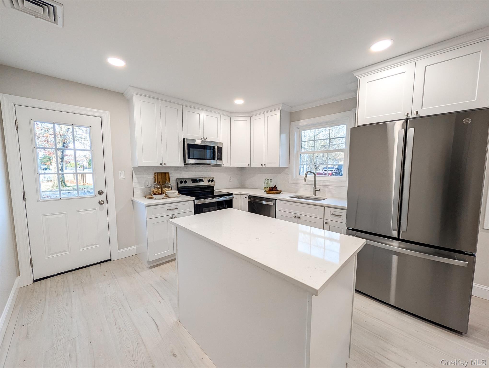 15 Short Street, Flanders, NY 11901