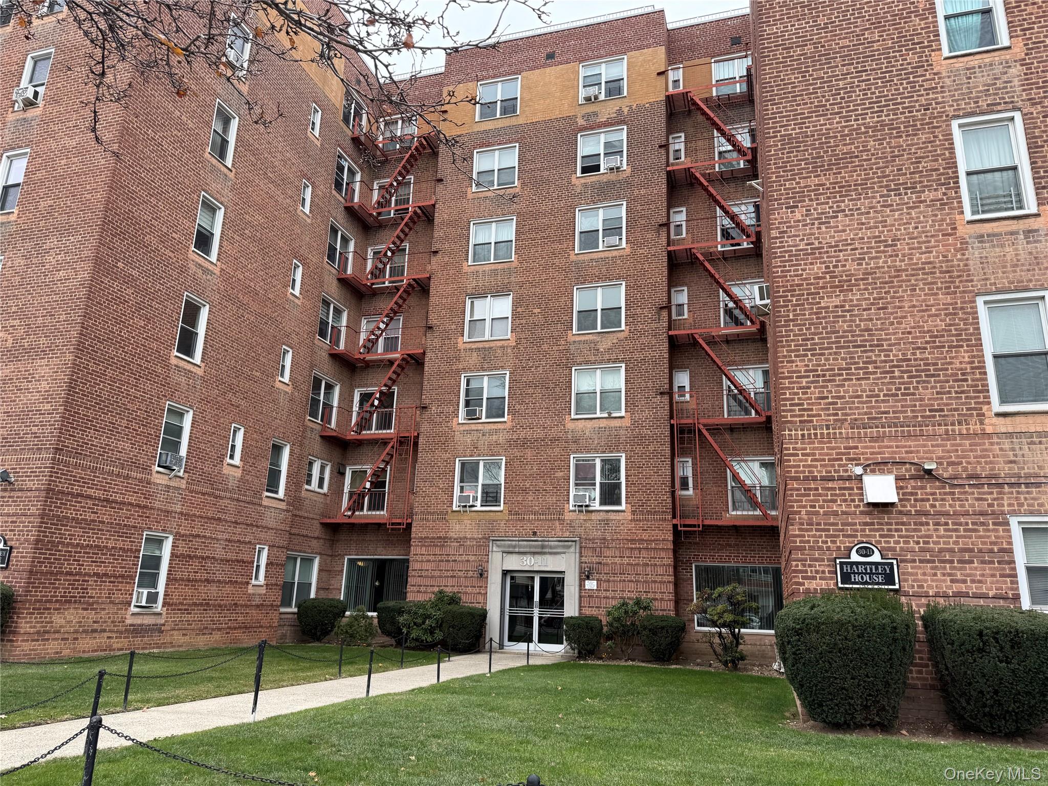30-11 Parsons Boulevard # 2T, Flushing, NY 11354