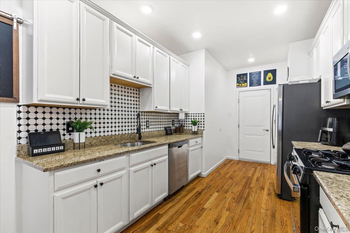 17 Woodrose Court, Middletown, NY 10940