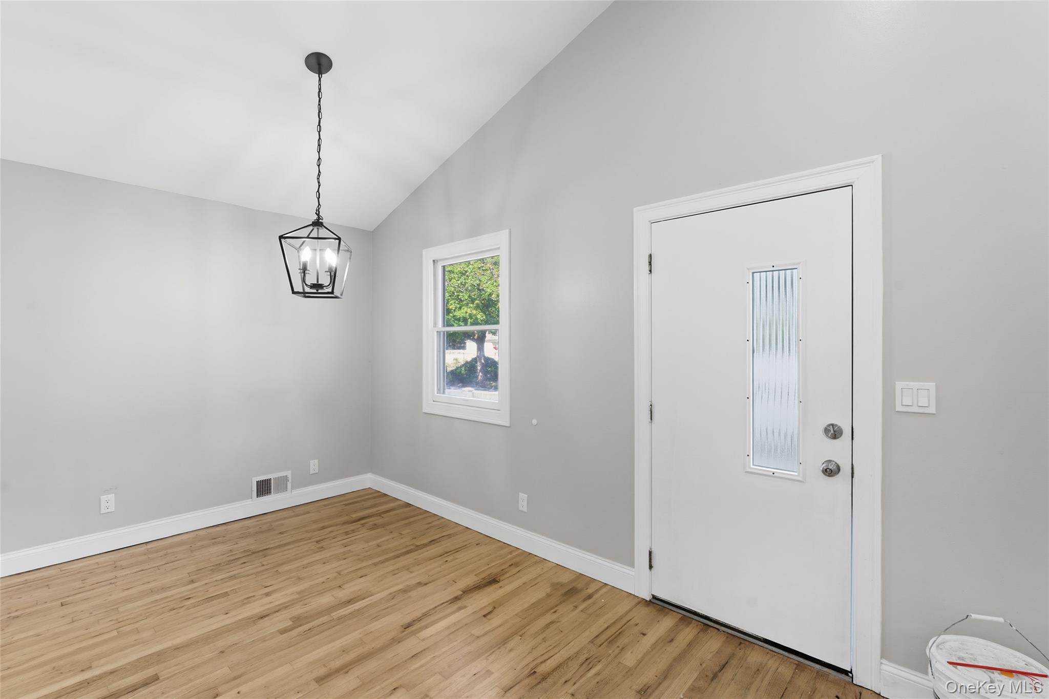 792 Glendale Road, Babylon, NY 11704