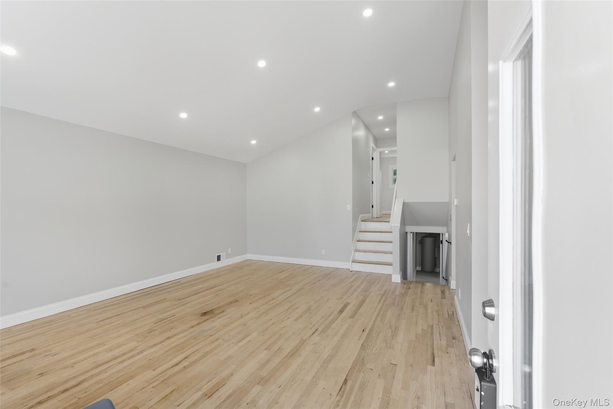 792 Glendale Road, Babylon, NY 11704