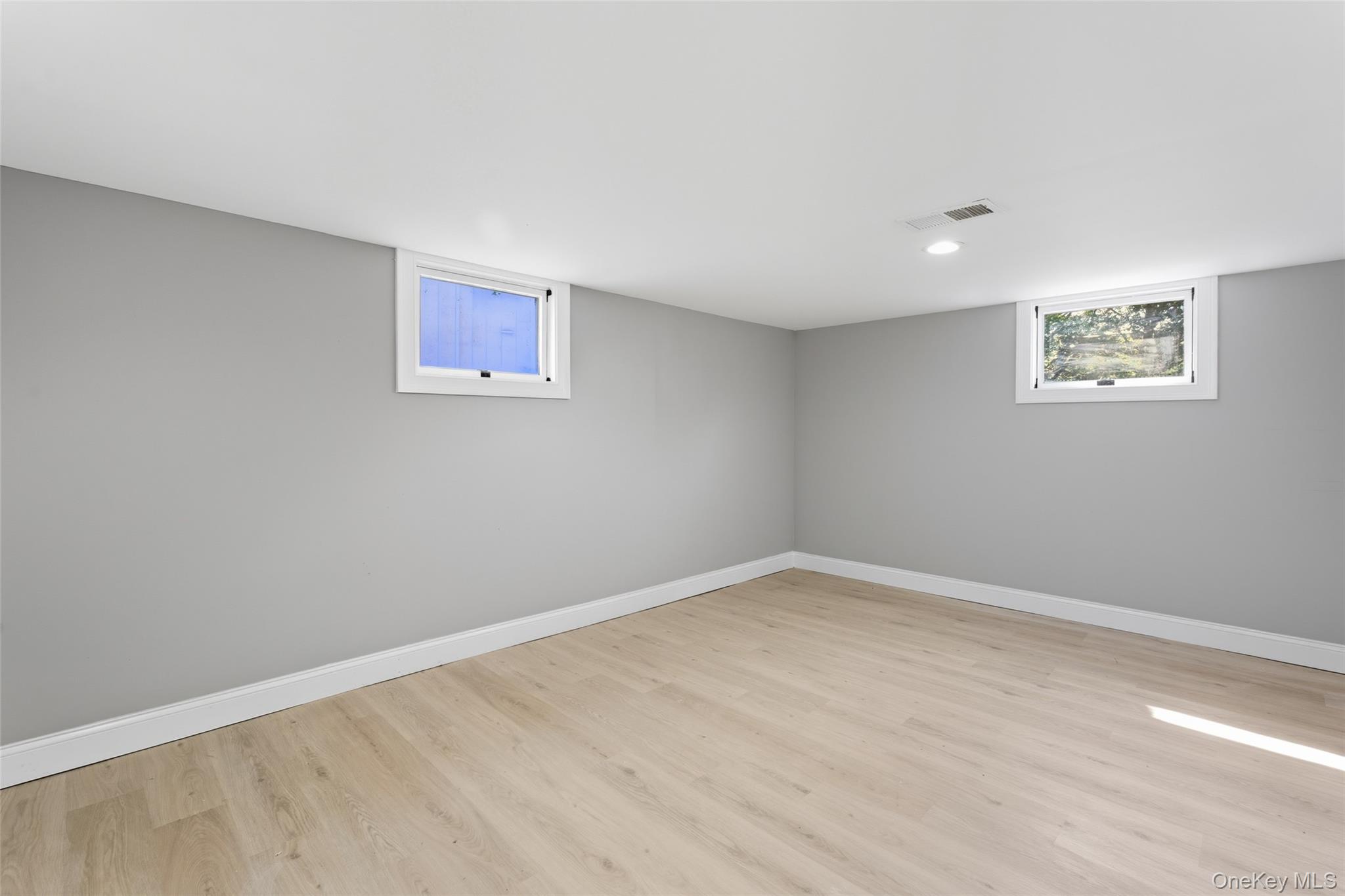 792 Glendale Road, Babylon, NY 11704