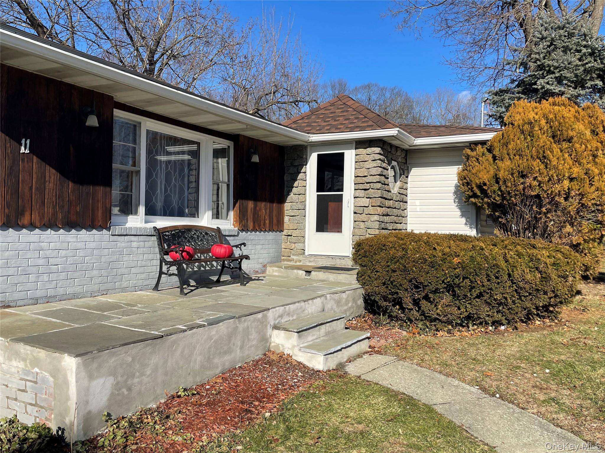 11 Fifth Avenue, Newburgh, NY 12550