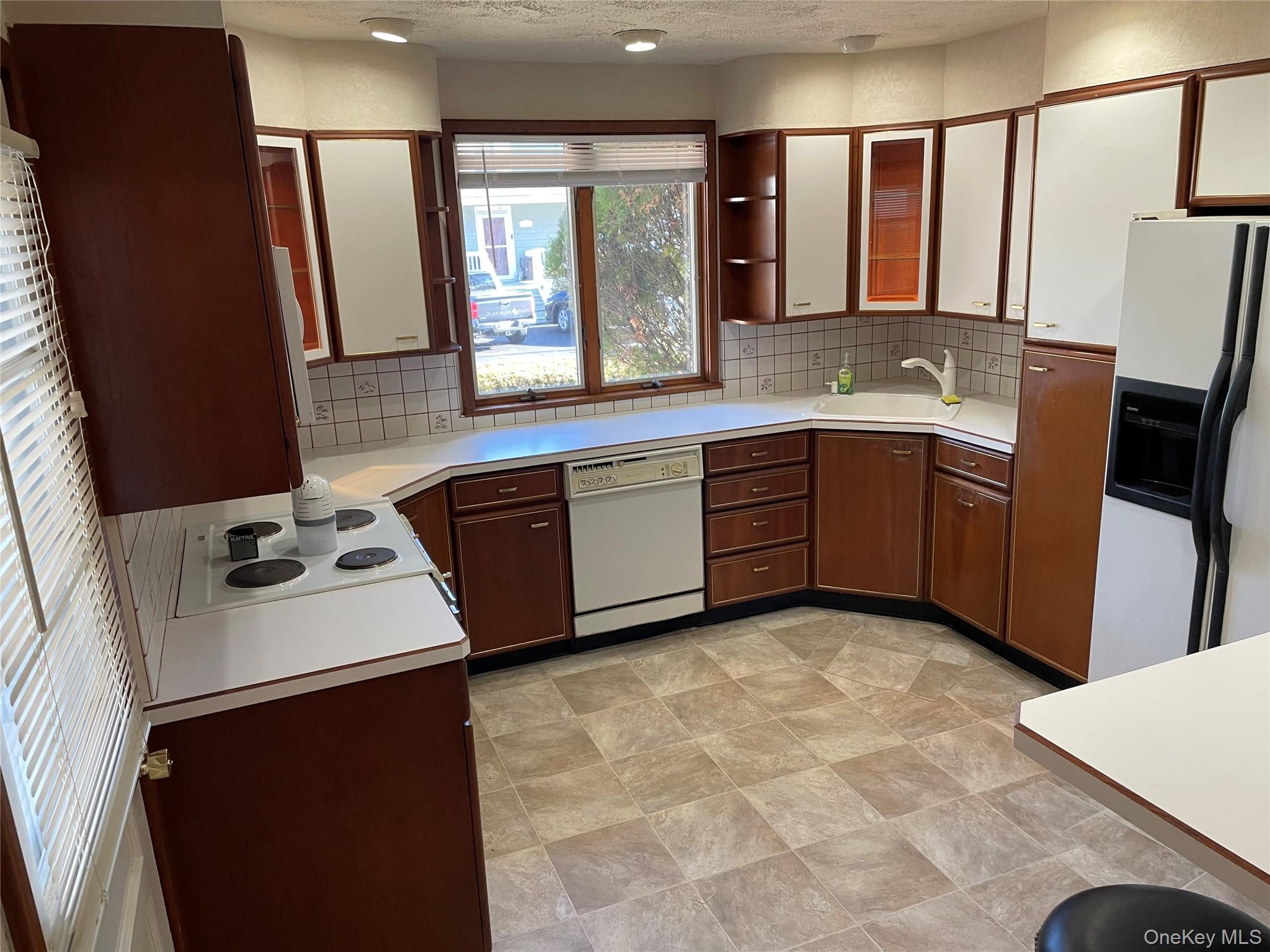 11 Fifth Avenue, Newburgh, NY 12550